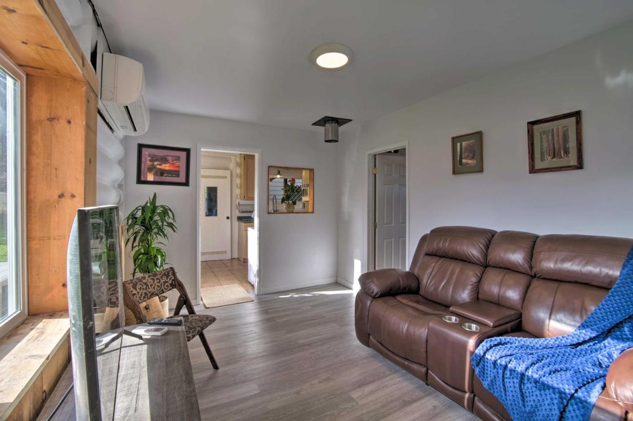 Unique Dog-Friendly Log Cabin Short Walk To Ocean Crescent City Dış mekan fotoğraf