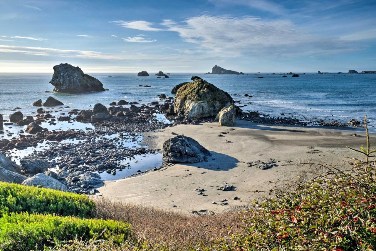 Unique Dog-Friendly Log Cabin Short Walk To Ocean Crescent City Dış mekan fotoğraf