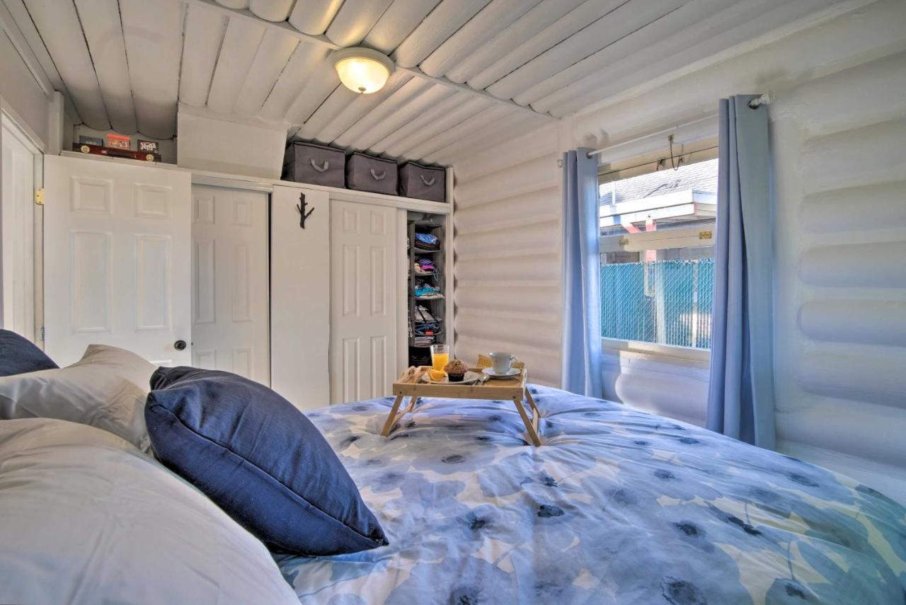 Unique Dog-Friendly Log Cabin Short Walk To Ocean Crescent City Dış mekan fotoğraf