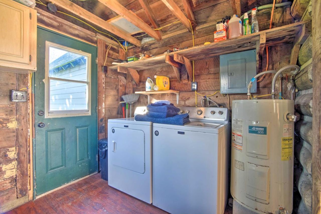 Unique Dog-Friendly Log Cabin Short Walk To Ocean Crescent City Dış mekan fotoğraf